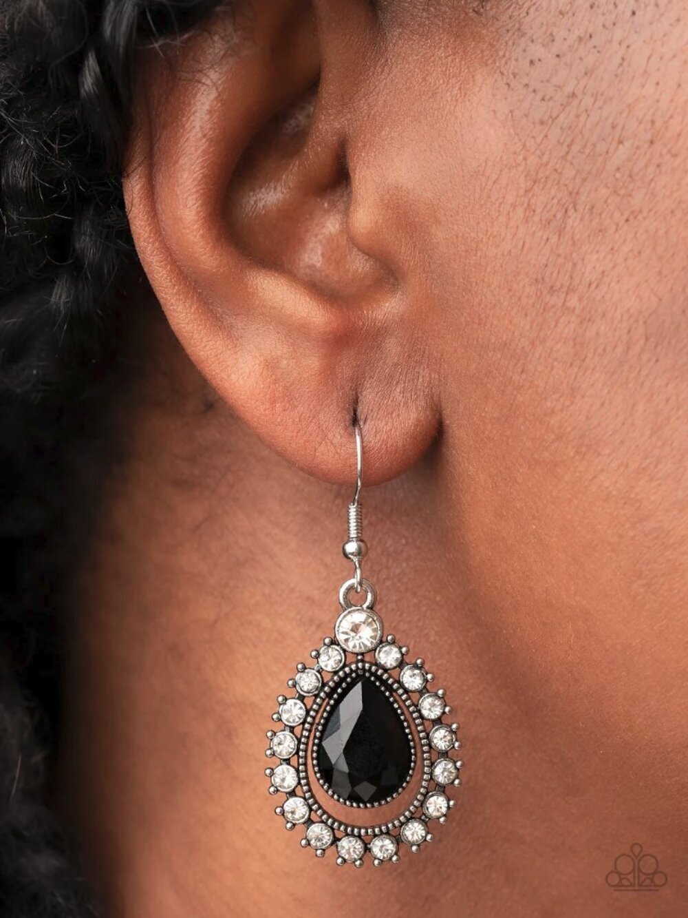 Paparazzi Jewelry Accessories - Divinely Duchess - Black Earrings - Vintage